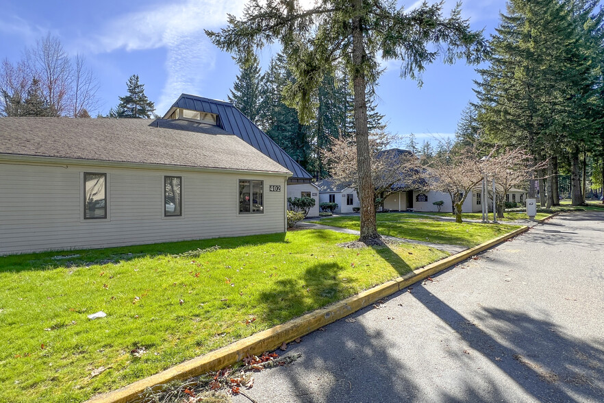 402 Black Hills Ln SW, Olympia, WA à louer - Photo de l’immeuble – Image 2 sur 6
