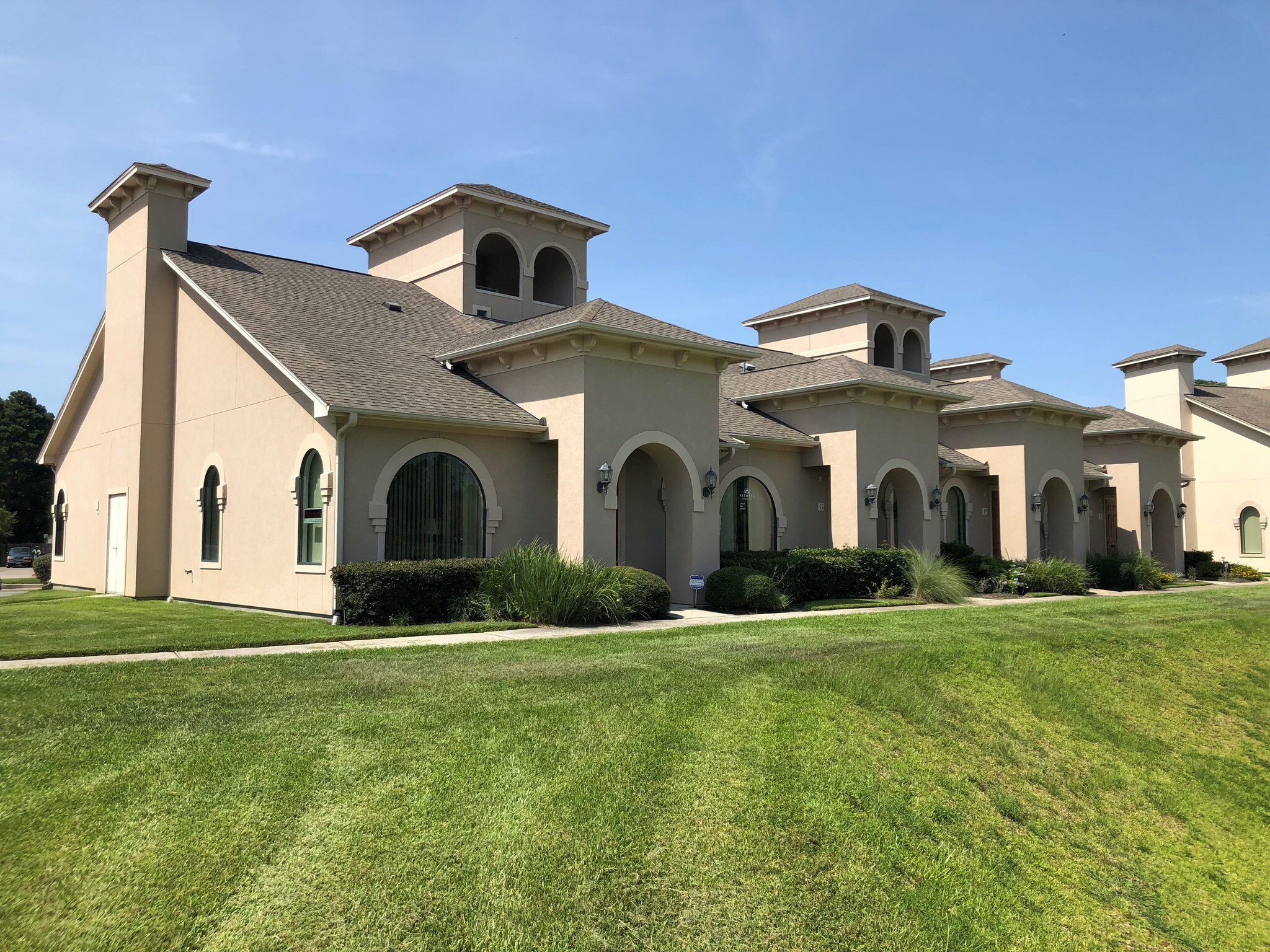 13644 Breton Ridge St, Houston, TX à vendre Photo de l’immeuble– Image 1 sur 46