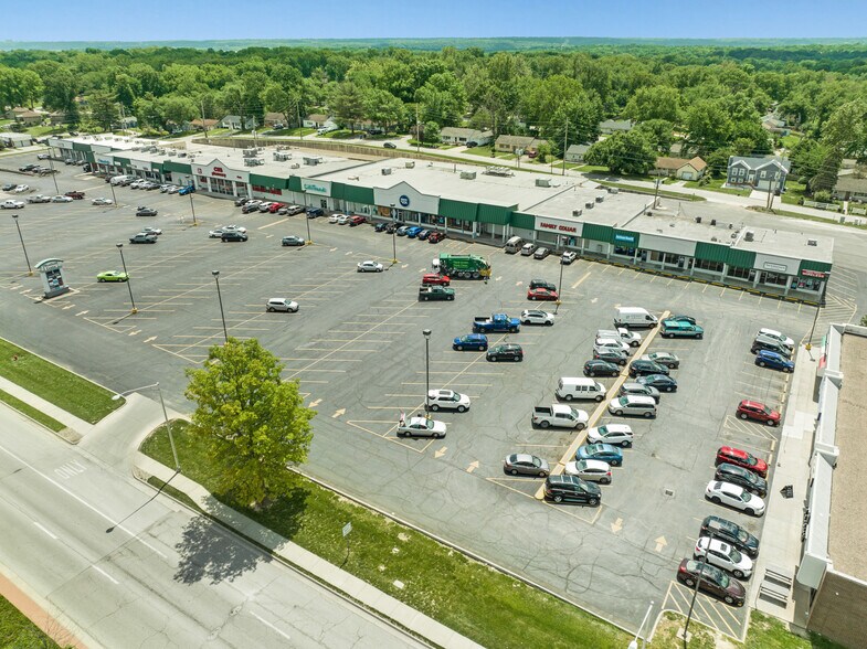 8027-8135 State Ave, Kansas City, KS à louer - Photo de l’immeuble – Image 3 sur 5