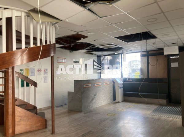 Plus de détails pour Local d'activités à louer