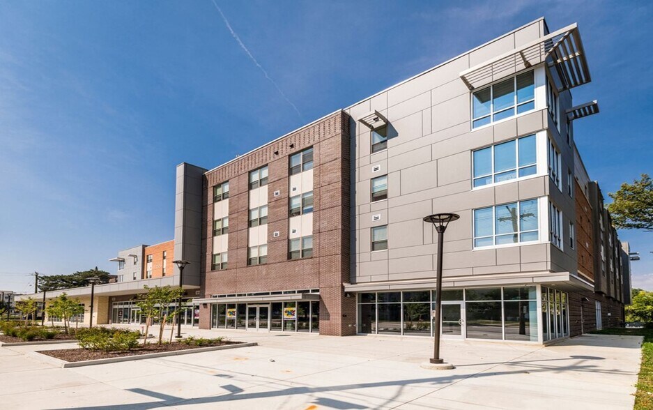 3559 Reading Rd, Cincinnati, OH à louer - Photo de l’immeuble – Image 2 sur 6