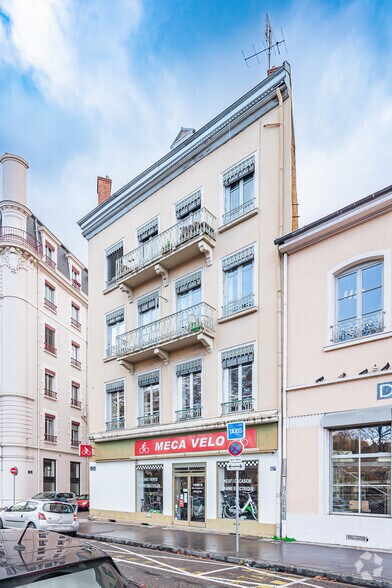 Immeuble residentiel dans Lyon à vendre - Photo de l’immeuble – Image 2 sur 2