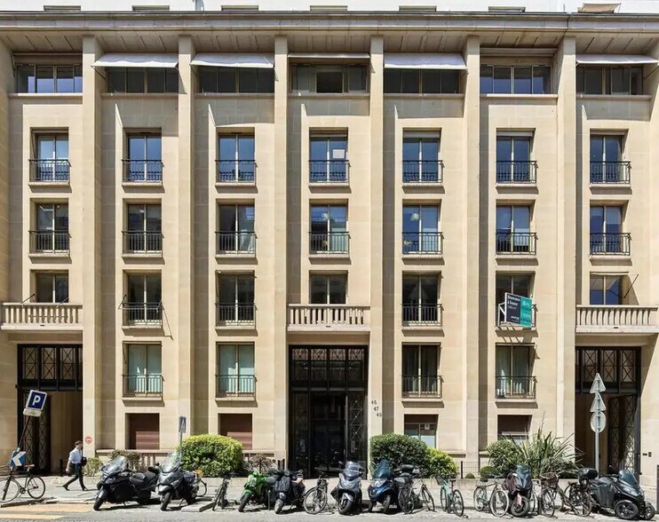 47 Rue De Monceau, Paris à louer - Photo de l’immeuble – Image 1 sur 16