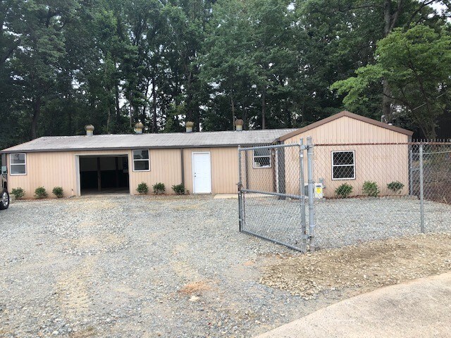 4038 Hartley St, Charlotte, NC à louer - Photo de l’immeuble – Image 1 sur 13