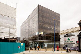 Plus de détails pour One Crown Sq, Woking - Bureau, Local commercial à louer