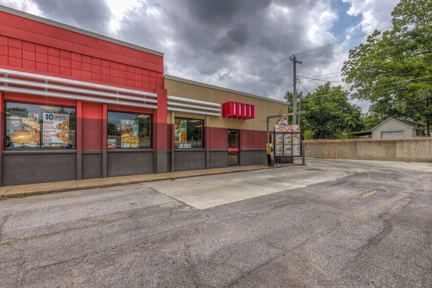206 N Wilson Ave, Sand Springs, OK à vendre - Photo de l’immeuble – Image 2 sur 7