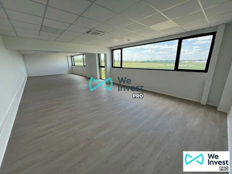 Local d’activités dans Cormontreuil à louer - Photo de l’immeuble – Image 3 sur 7