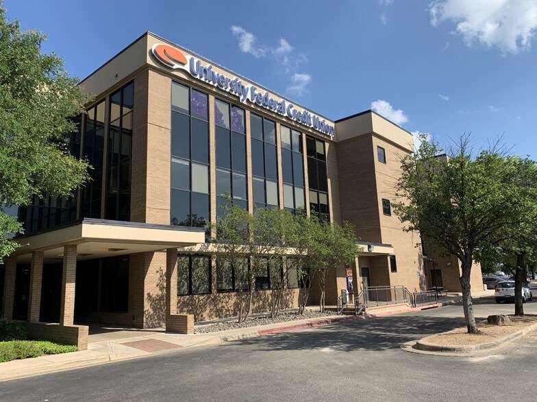 3305 Steck Ave, Austin, TX à louer - Photo de l’immeuble – Image 3 sur 33