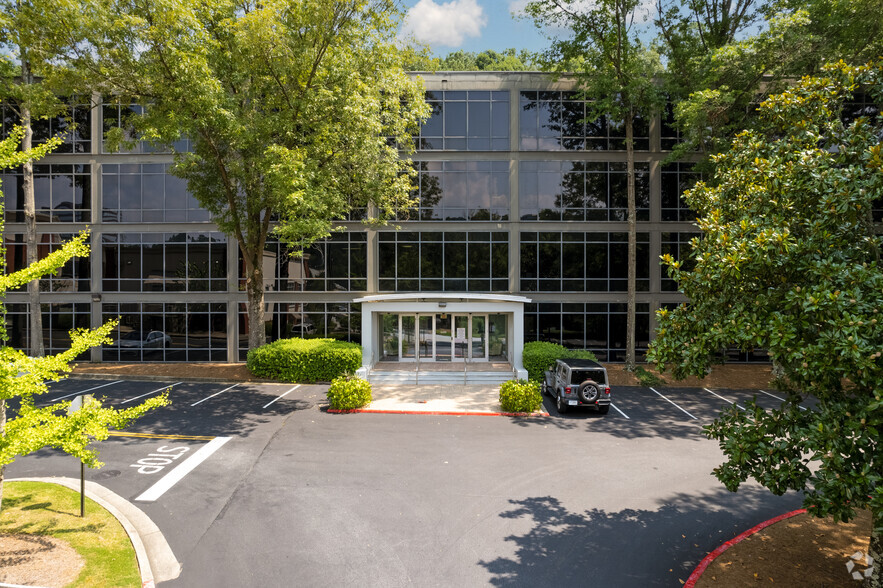 6400 Powers Ferry Rd NW, Atlanta, GA à louer - Photo de l’immeuble – Image 1 sur 12