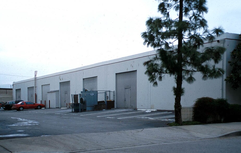 21200-21212 Nordhoff St, Chatsworth, CA à louer - Photo de l’immeuble – Image 3 sur 3
