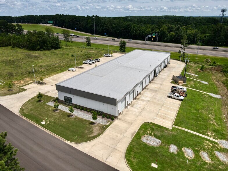 185 Country Place Pky, Pearl, MS à louer - Photo de l’immeuble – Image 2 sur 7