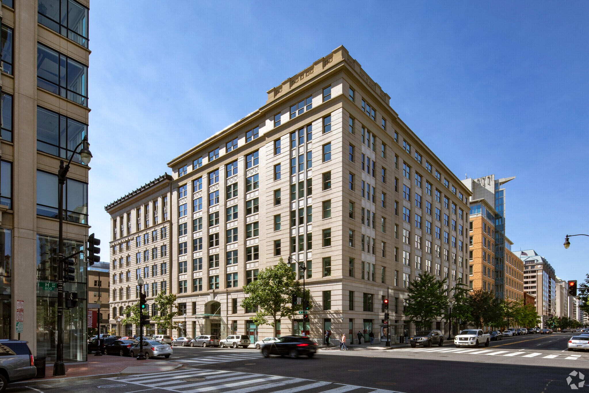 750 9th St NW, Washington, DC à louer Photo de l’immeuble– Image 1 sur 20
