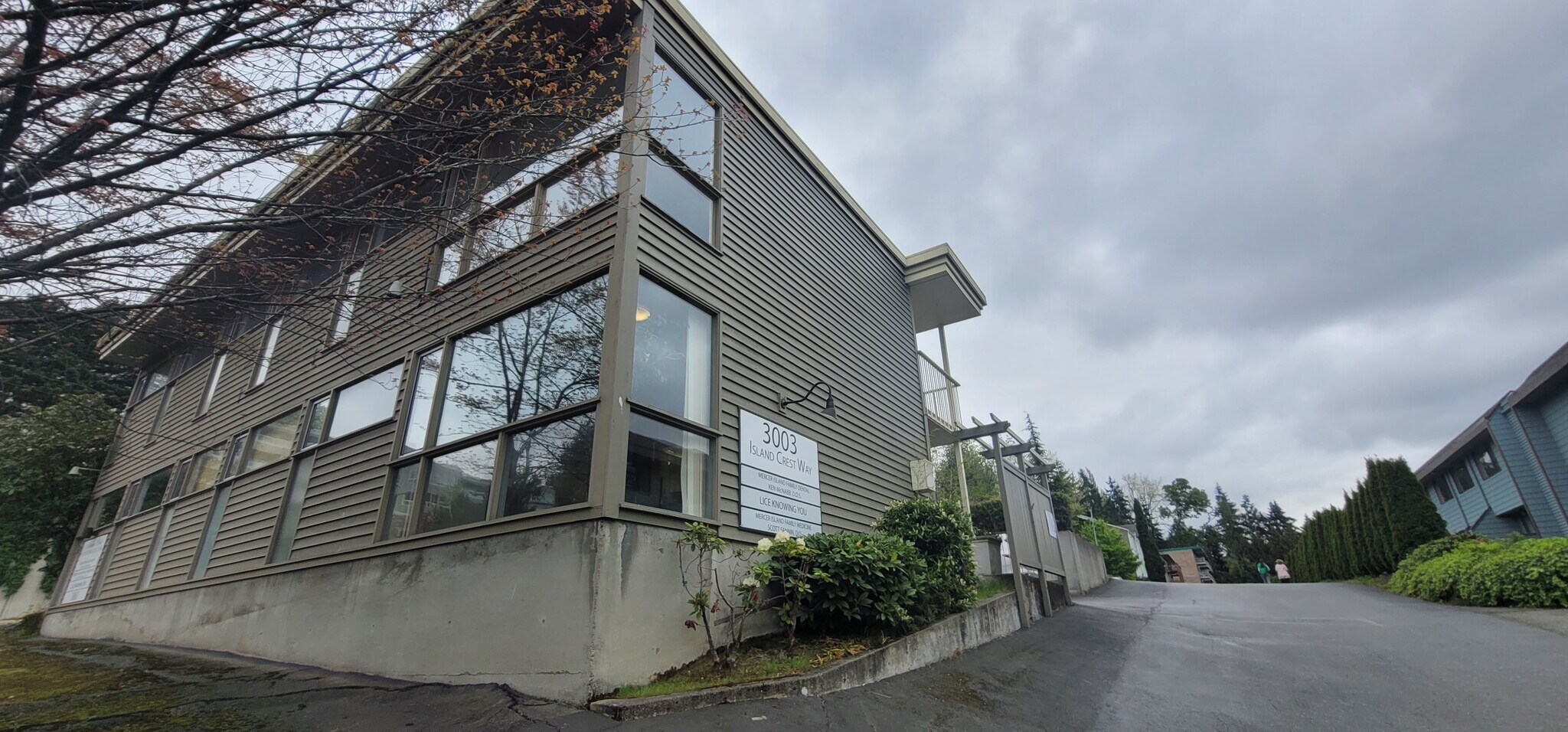 3003 81st Pl SE, Mercer Island, WA à louer Photo principale– Image 1 sur 6