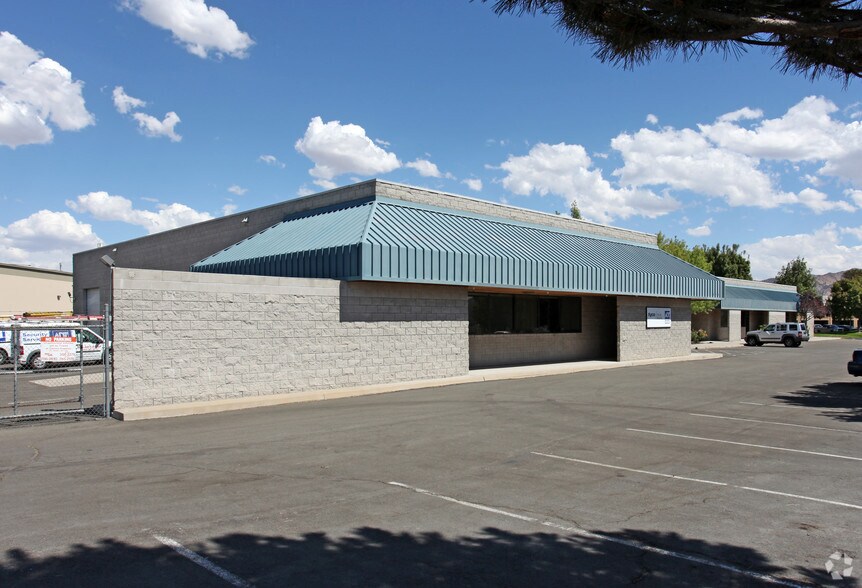 670-690 S Rock Blvd, Reno, NV à louer - Photo principale – Image 1 sur 6