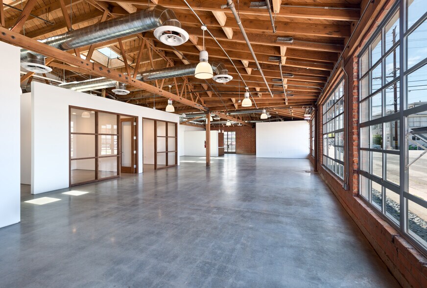1751 Berkeley St, Santa Monica, CA à louer - Photo intérieure – Image 2 sur 11