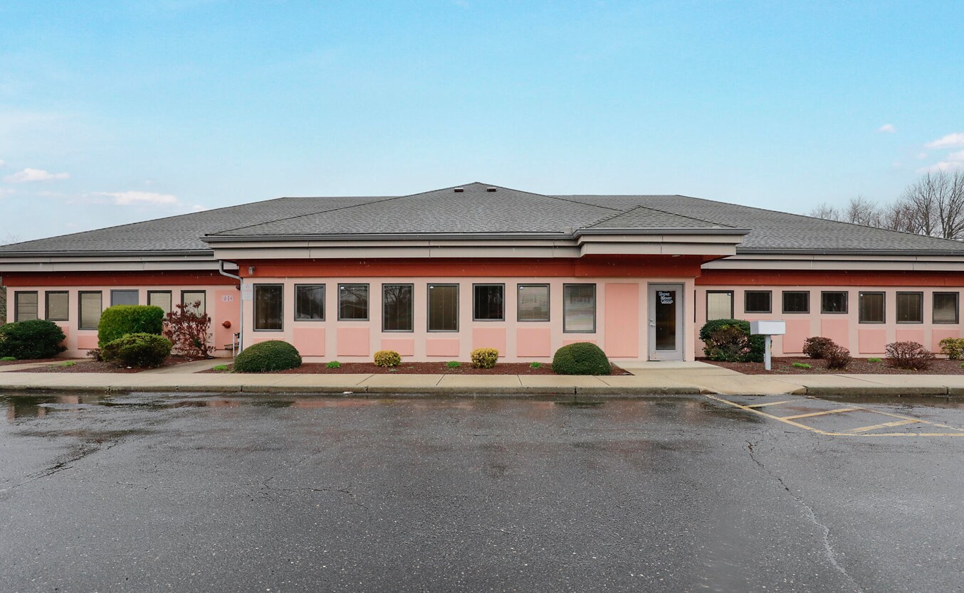 501 Iron Bridge Rd, Freehold, NJ à vendre Photo principale– Image 1 sur 5
