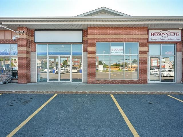 290 Boul Saint-Luc, St-Jean, QC à louer - Photo de l’immeuble – Image 2 sur 3
