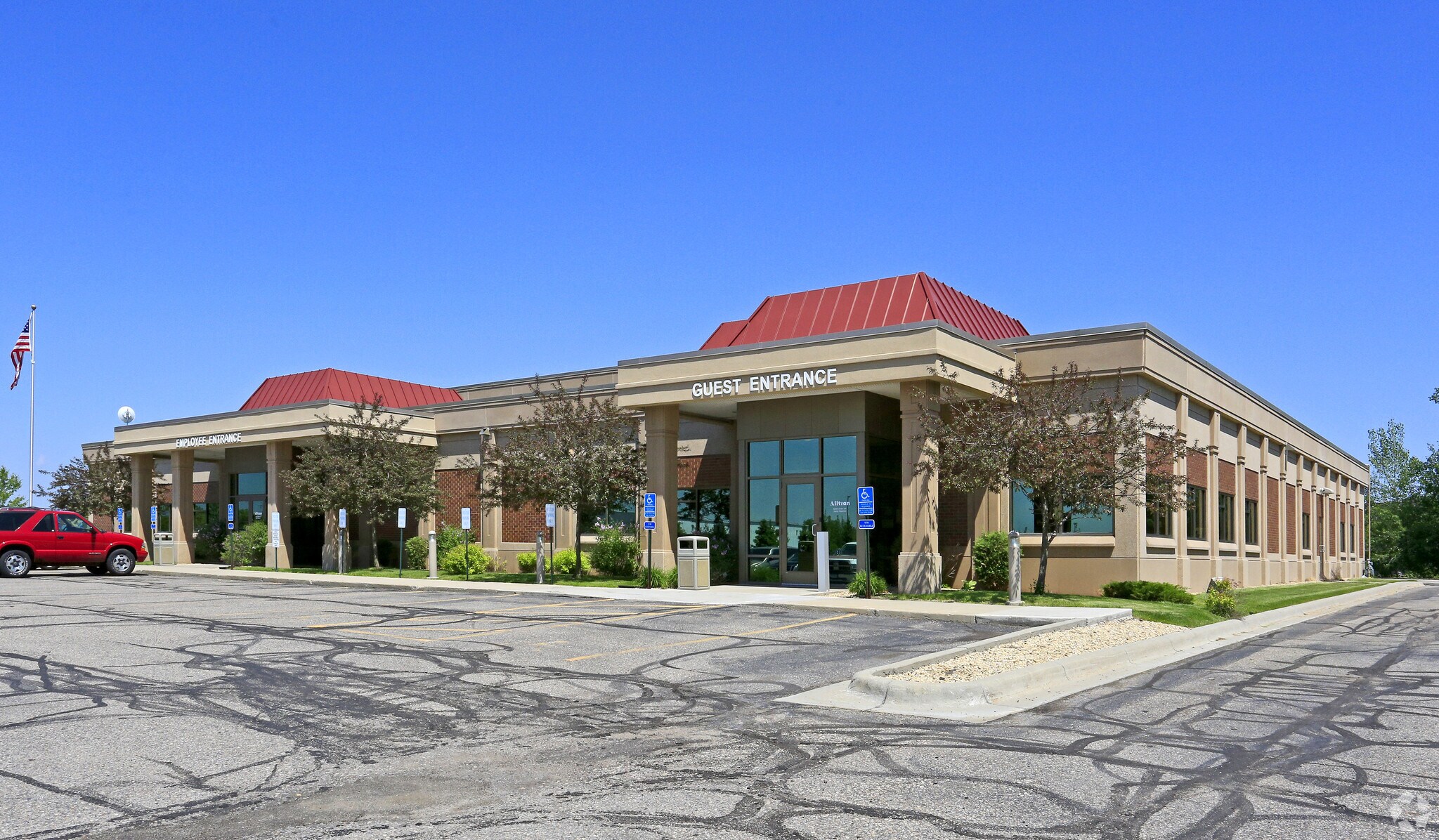 250 14th Ave E, Sartell, MN à vendre Photo de l’immeuble– Image 1 sur 3