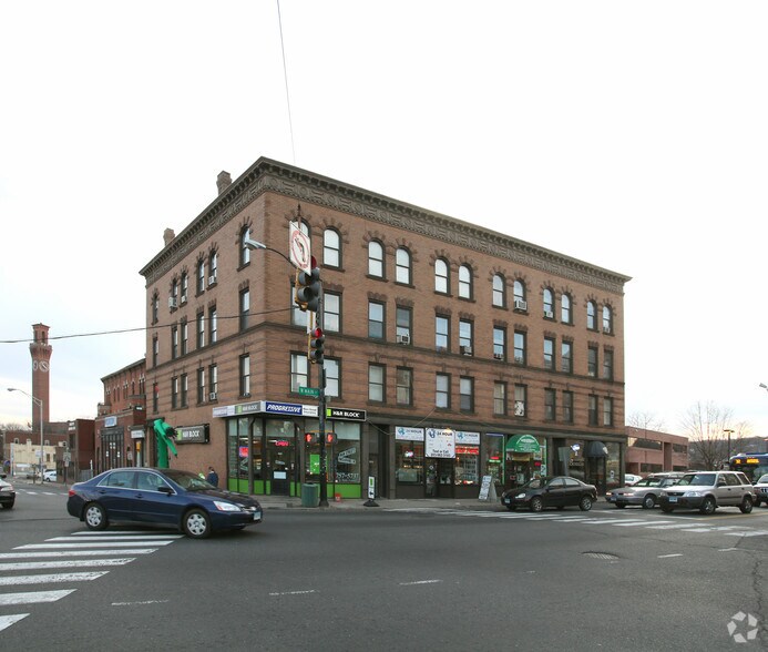 343-357 W Main St, Waterbury, CT à vendre - Photo de l’immeuble – Image 2 sur 69