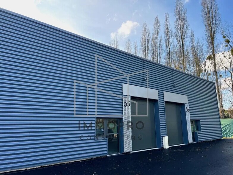 Local commercial dans Oissel à vendre - Photo de l’immeuble – Image 2 sur 9