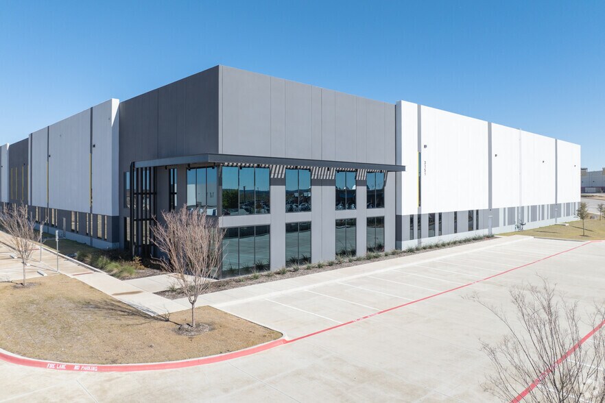 3101 NW Centre Drive, Fort Worth, TX à louer - Photo de l’immeuble – Image 3 sur 8