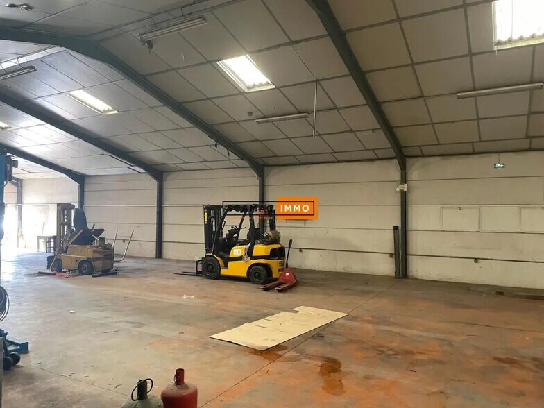 Industriel/Logistique dans La Farlède à louer - Photo de l’immeuble – Image 3 sur 5