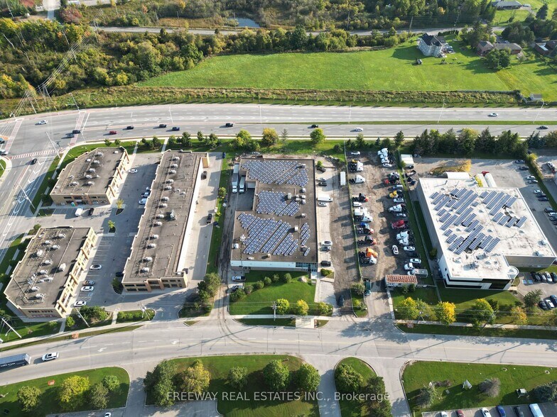 25 Sun Pac Blvd, Brampton, ON à vendre - Photo de l’immeuble – Image 2 sur 27