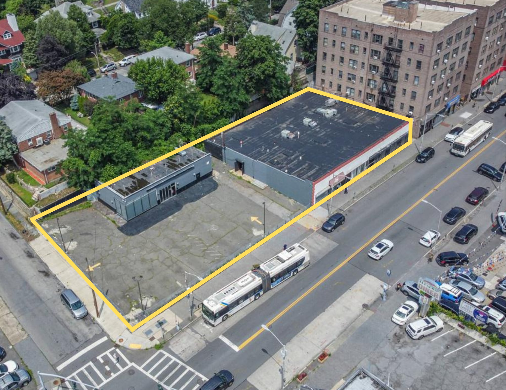 579 S Broadway, Yonkers, NY à vendre Photo de l’immeuble– Image 1 sur 13