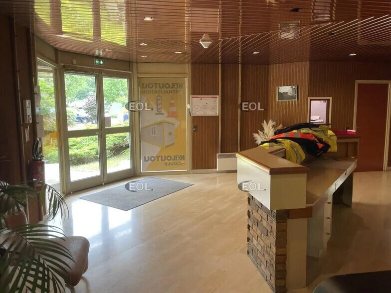 Local d’activités dans Ennery à louer - Hall d’entrée – Image 2 sur 26