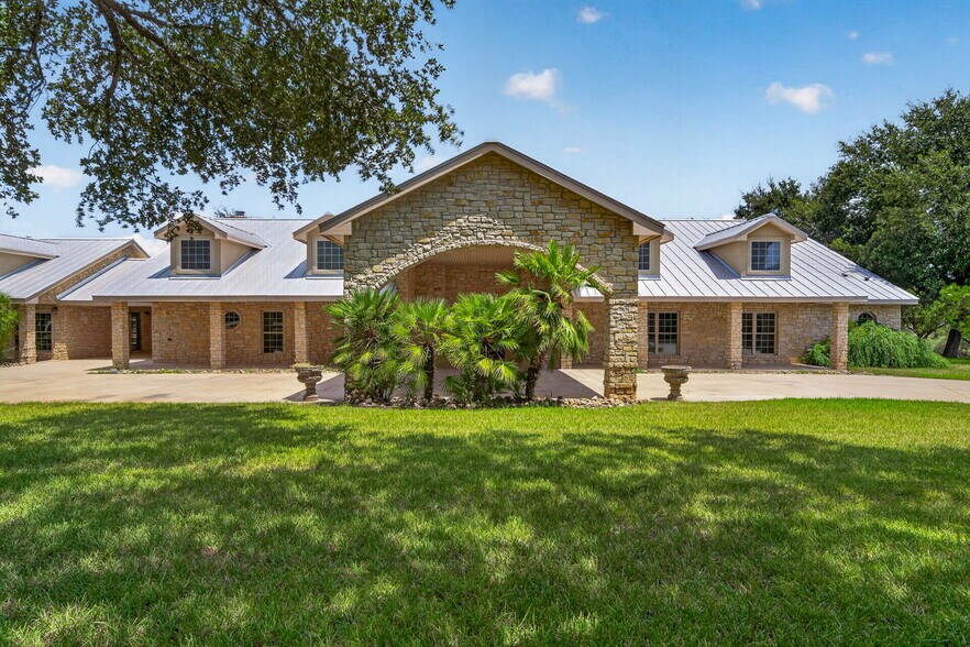 2234 Highway 90 w, Castroville, TX à vendre - Photo de l’immeuble – Image 3 sur 78