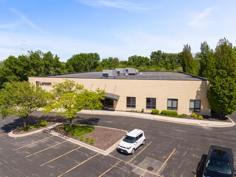1488 Bond St, Naperville, IL à vendre - Photo de l’immeuble – Image 2 sur 34