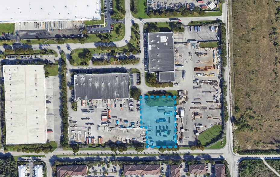 10805 NW 89th Ter, Doral, FL à louer - Photo de l’immeuble – Image 2 sur 4