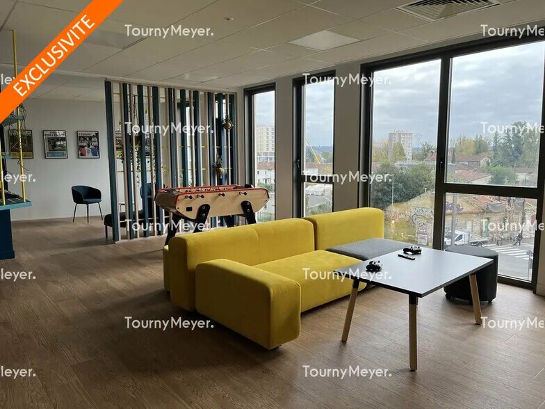 71 Rue Carle Vernet, Bordeaux à louer - Photo de l’immeuble – Image 3 sur 8