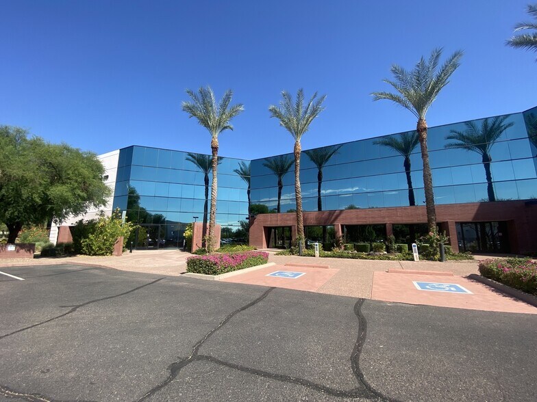 1310 W Drivers Way, Tempe, AZ à vendre - Photo principale – Image 3 sur 10