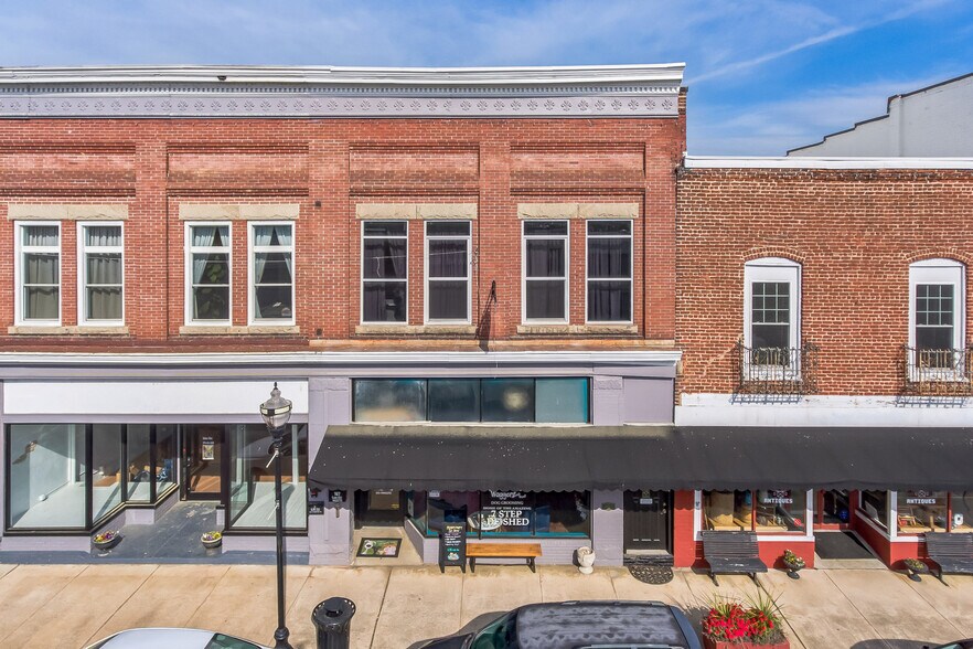 107 N Raiford St, Selma, NC à vendre - Photo principale – Image 1 sur 24