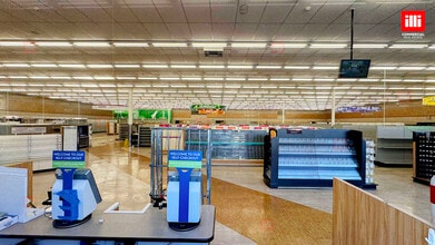 5845 E Los Angeles Ave, Simi Valley, CA à louer Photo intérieure– Image 1 sur 10