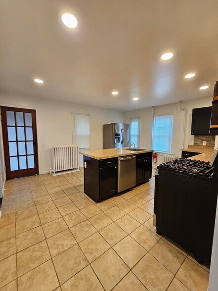 203 Sanford St, Rochester, NY à vendre - Photo de l’immeuble – Image 2 sur 21