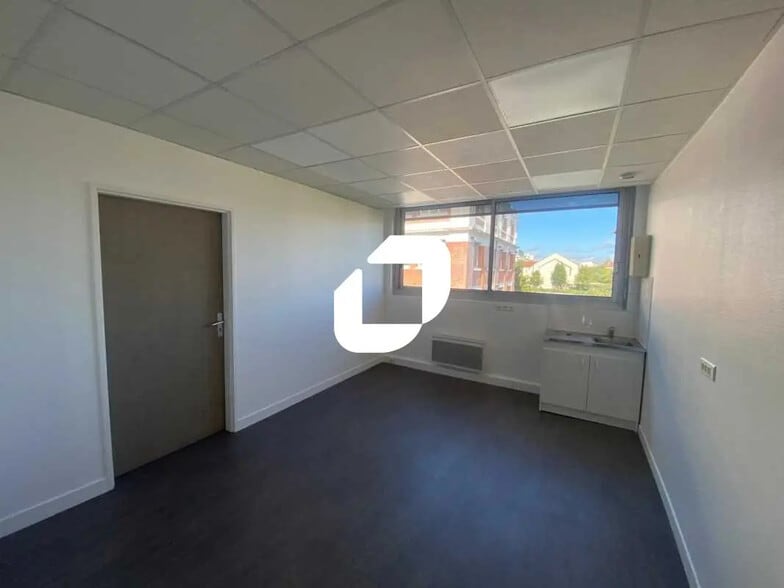 Bureau dans Conflans-Sainte-Honorine à louer - Photo intérieure – Image 2 sur 7