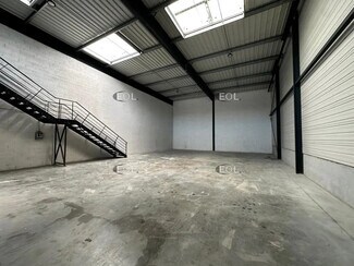 Plus de détails pour Local d'activités à louer