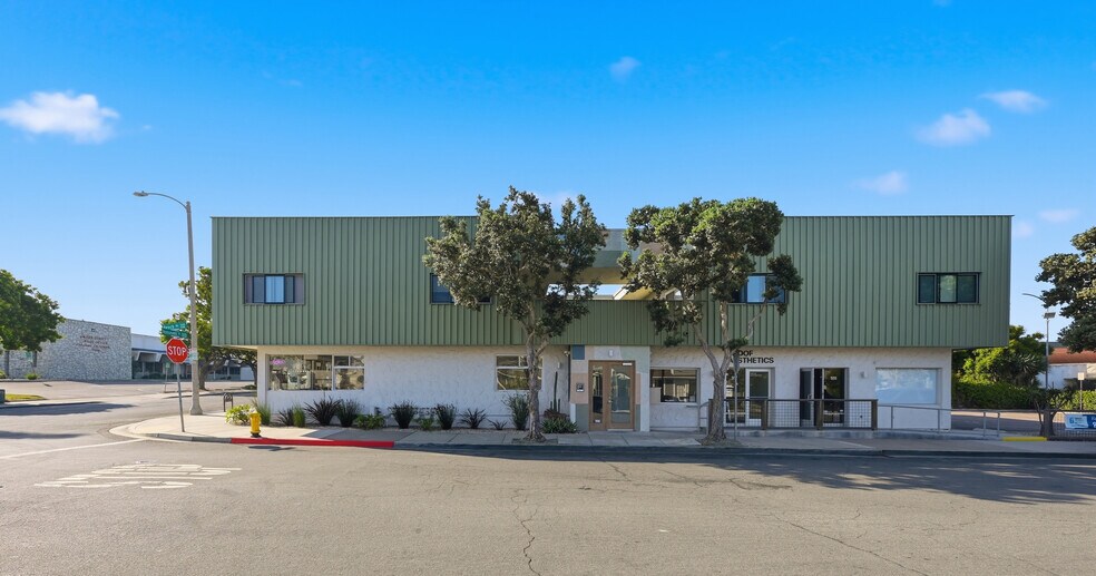 2727 Roosevelt St, Carlsbad, CA à louer - Photo de l’immeuble – Image 2 sur 2