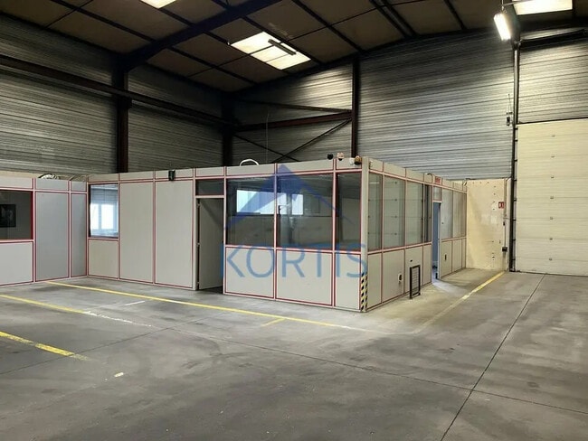 Plus de détails pour 6 Rue Du Bois Baron, Belleville-en-Beaujolais - Local d'activités à louer