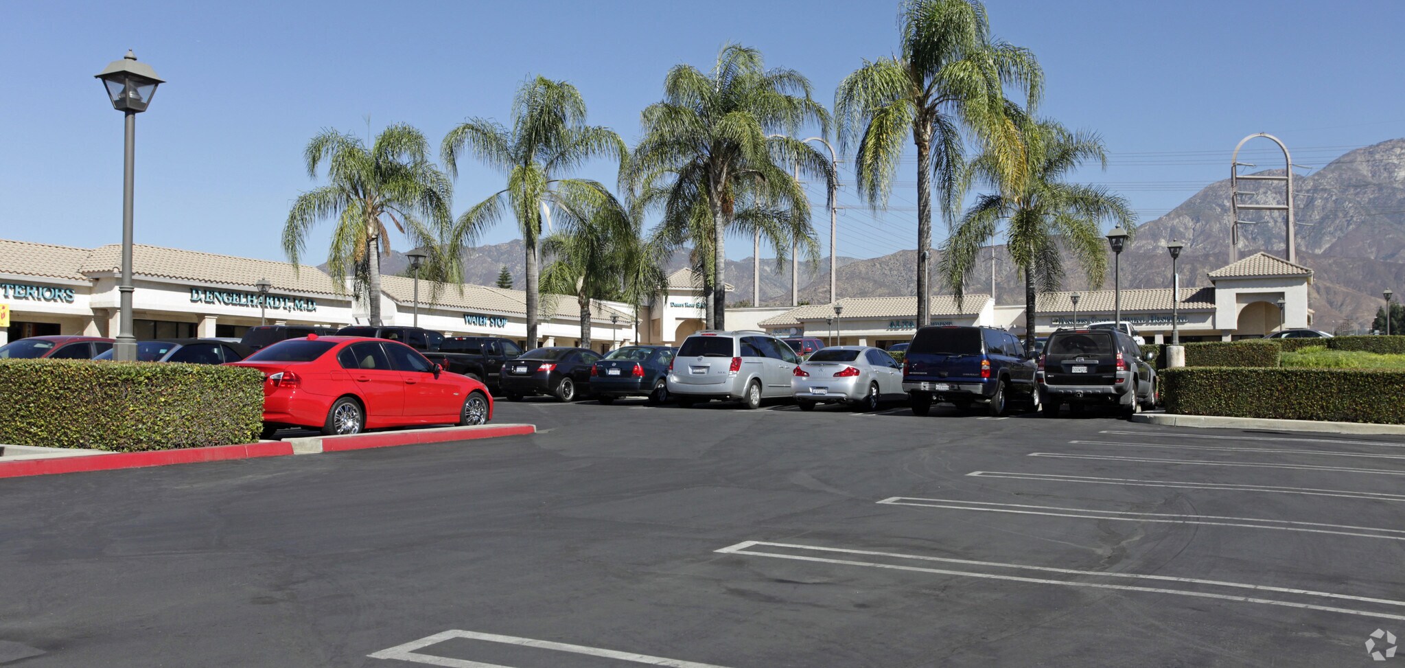 659 E 15th St, Upland, CA à louer Photo principale– Image 1 sur 7