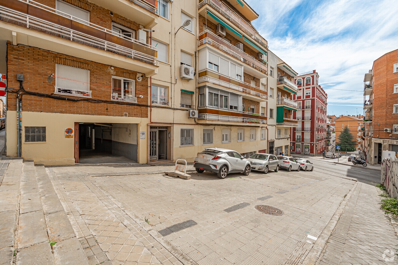 Madrid, MAD 28039 - Lot Puerta 02, Esc. 1 -  - Photo intérieure - Image 1 of 18
