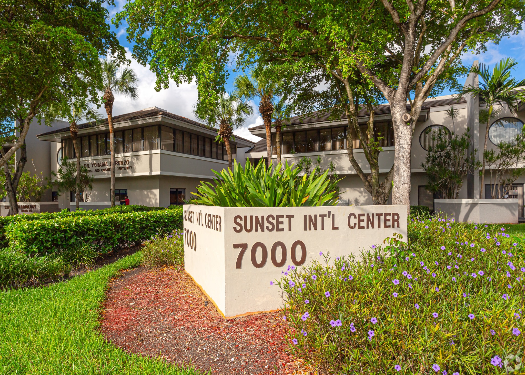 7000 SW 97th Ave, Miami, FL à vendre Photo de l’immeuble– Image 1 sur 7