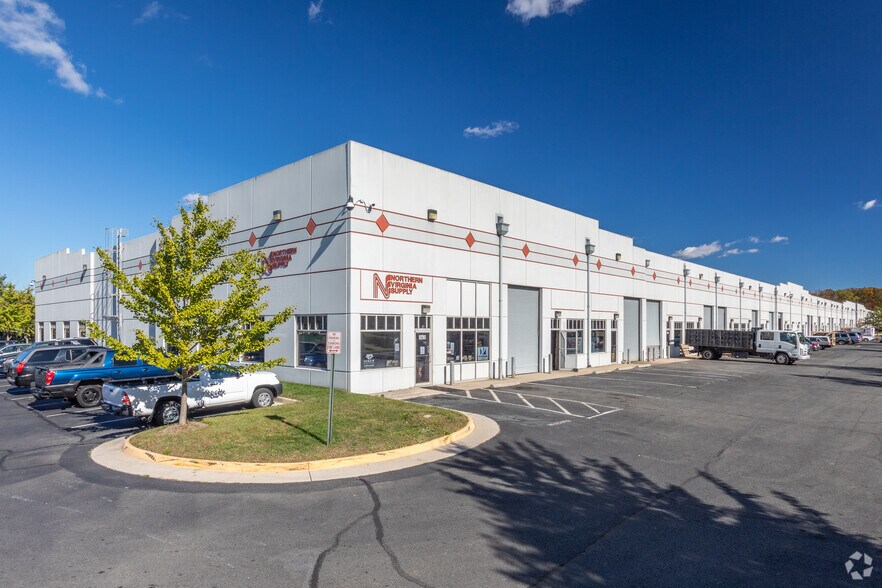 9200-9280 Mike Garcia Dr, Manassas, VA à vendre - Photo principale – Image 1 sur 5