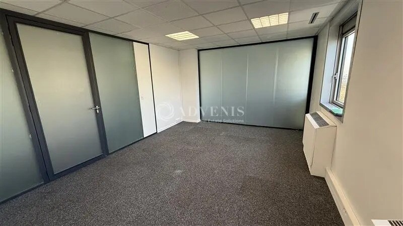 Bureau dans Noisy-le-Grand à louer - Photo de l’immeuble – Image 2 sur 7