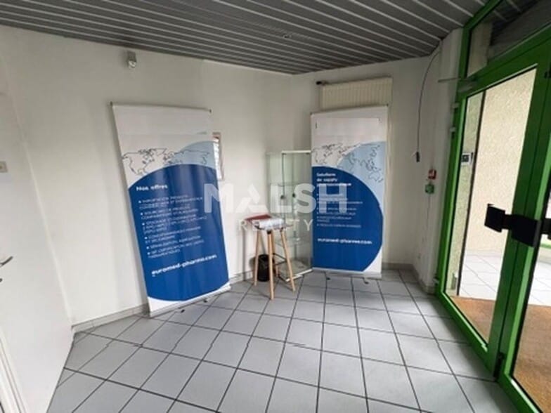 Local d’activités dans Grézieu-la-Varenne à louer - Hall d’entrée – Image 2 sur 14