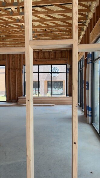 1725 Fort Worth Hwy, Weatherford, TX à louer - Vidéo sur l’annonce professionnelle – Image 2 sur 27