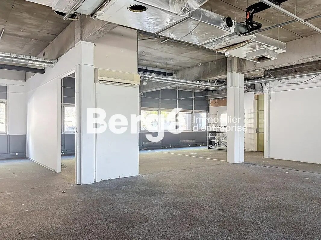 Industriel/Logistique dans Valbonne à louer Photo de l’immeuble– Image 1 sur 22