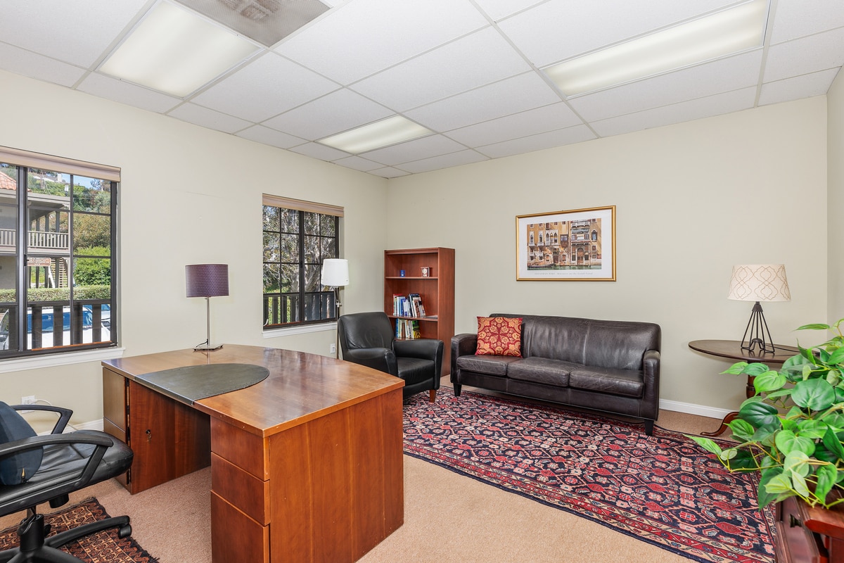4407 Manchester Ave, Encinitas, CA 92024 - Lot 207 -  - Photo intérieure - Image 1 of 11